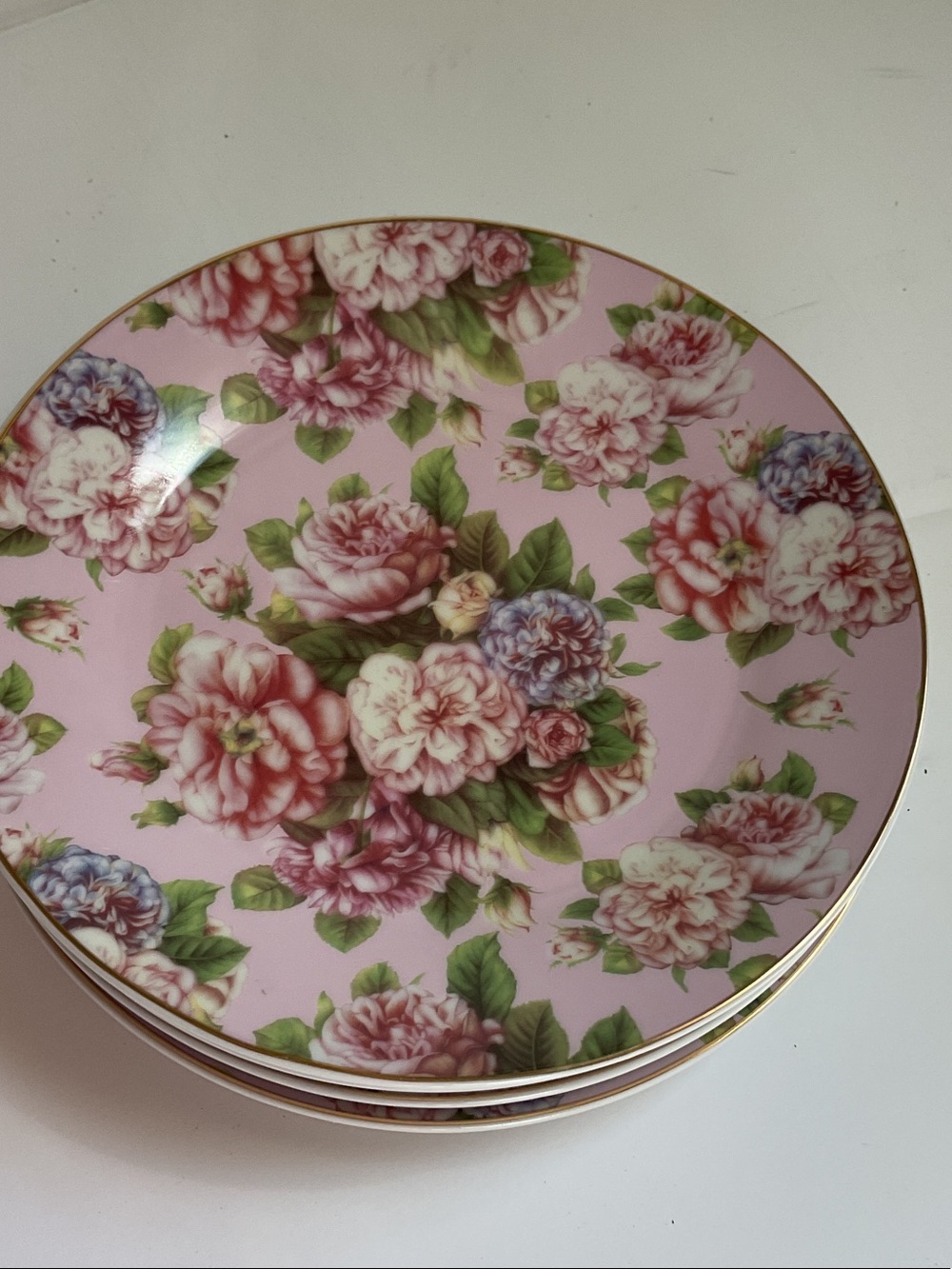 Adeline Porcellana lot of 4 dessert plates.